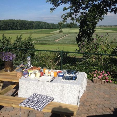 B&B Op De Brabantse Wal Halsteren Bagian luar foto
