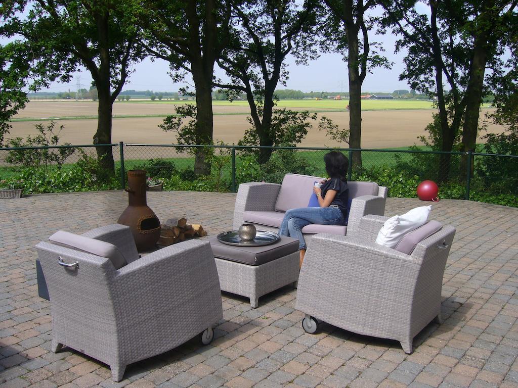 B&B Op De Brabantse Wal Halsteren Bagian luar foto