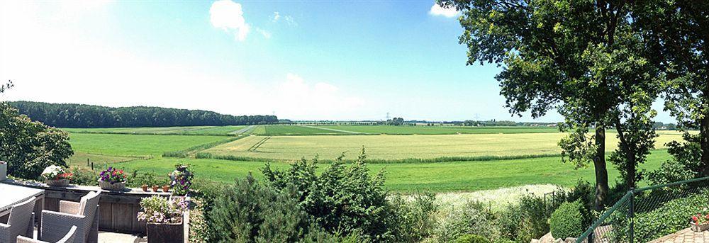 B&B Op De Brabantse Wal Halsteren Bagian luar foto