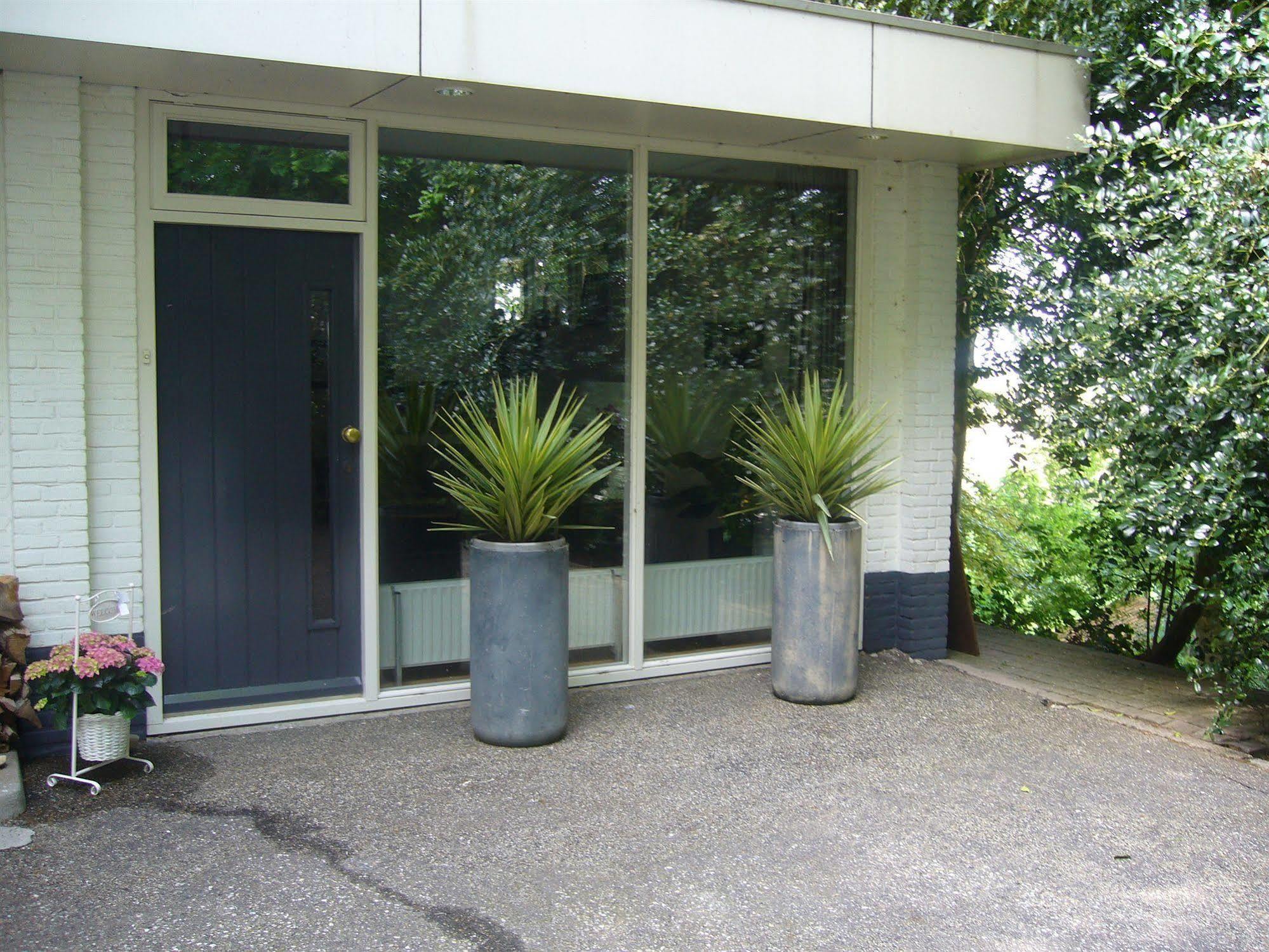 B&B Op De Brabantse Wal Halsteren Bagian luar foto
